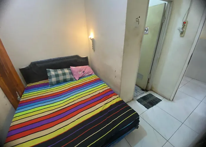 Gang Tengah Hostel